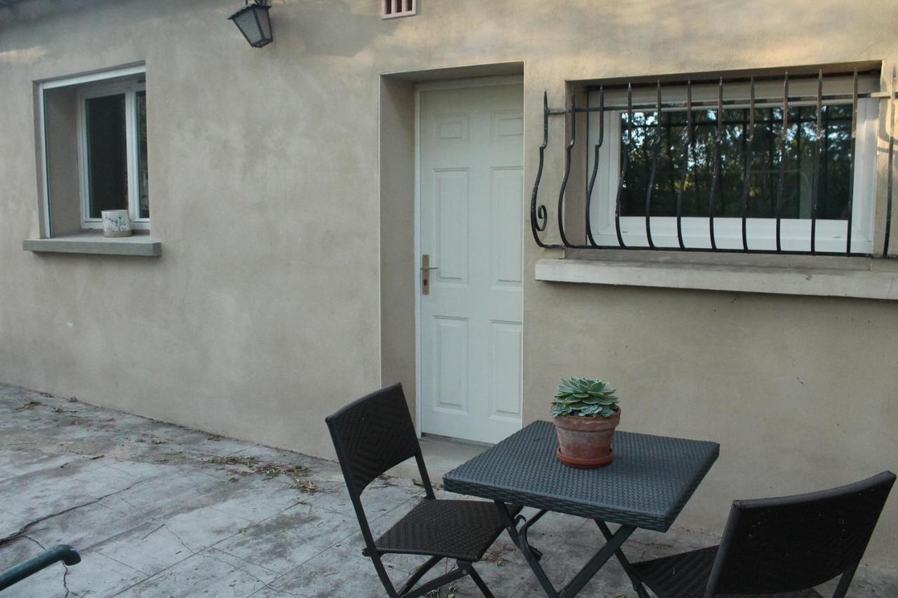 Chambre Privee Avec Parking Nimes Bagian luar foto