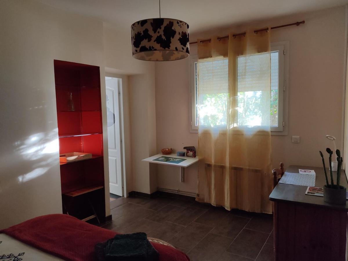 Chambre Privee Avec Parking Nimes Bagian luar foto